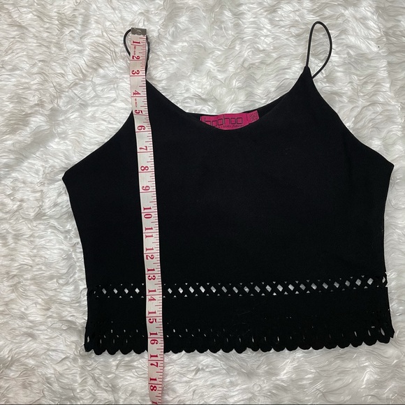 Black boohoo crop top - Picture 3 of 6